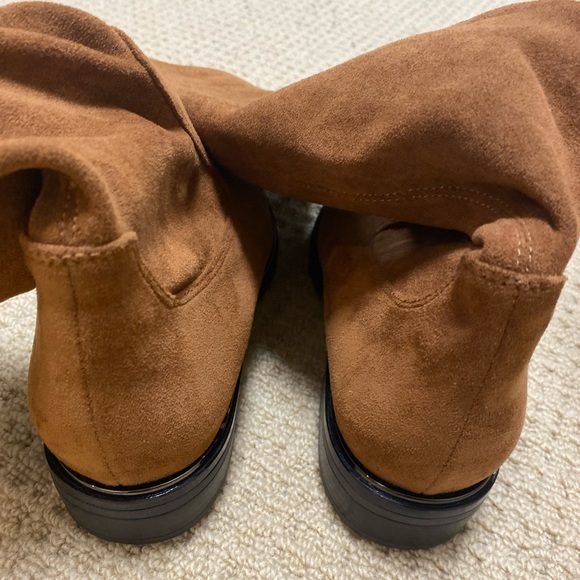 Caprice Shoes Vegan Leather stretch knee boot. NWT - Picture 5 of 9